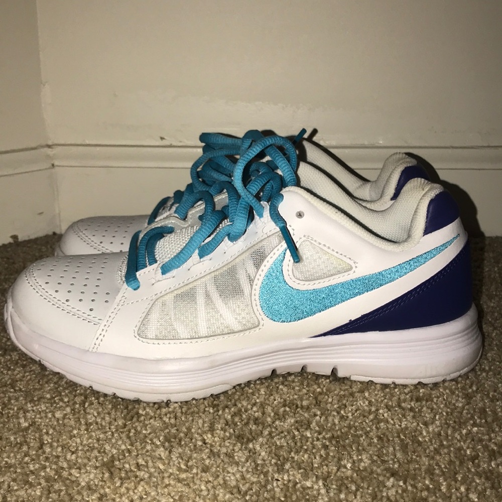 Nike tennis shoes